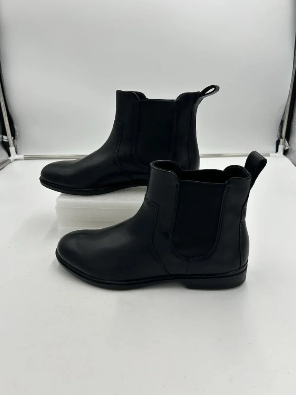 ECCO Women's Touch 15 Chelsea Black Leather Boots Size EUR 40 US 9-9.5 NEW